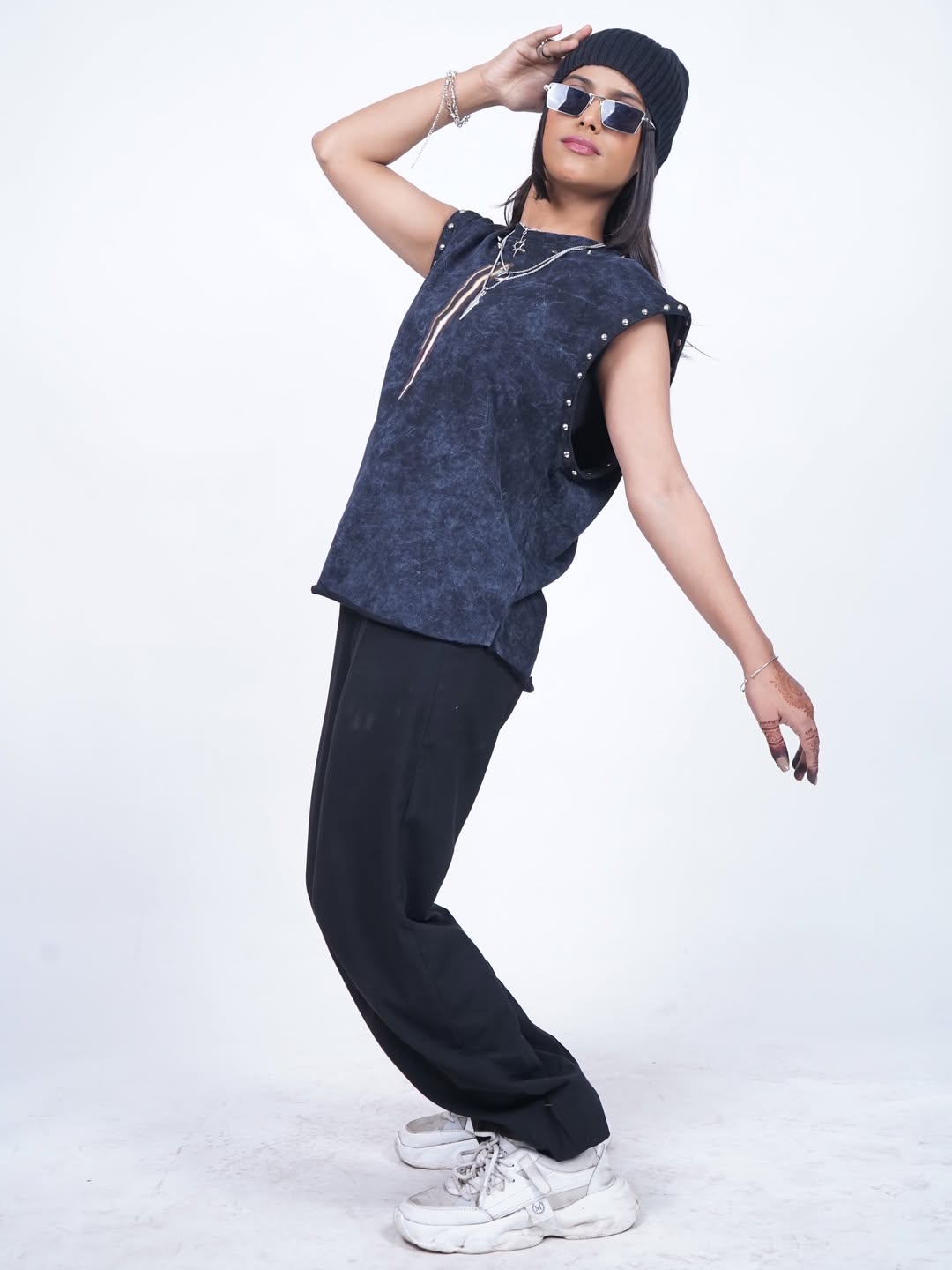 HULKA GNG Vest Tee – Black